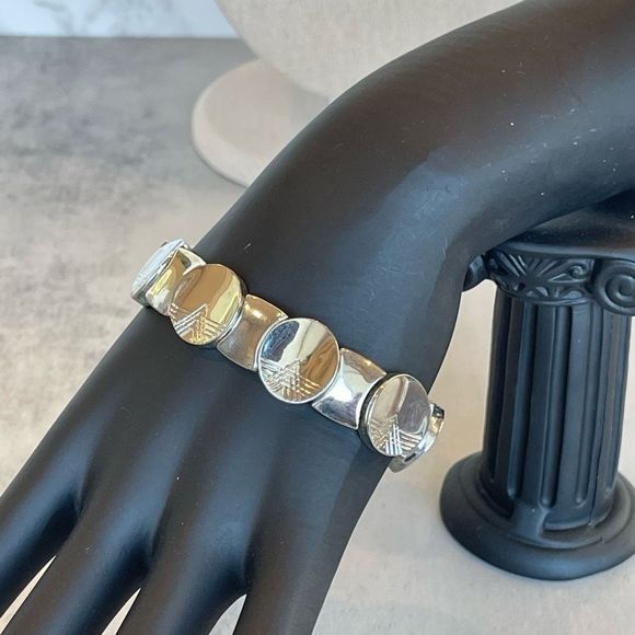 Chico’s Necklace and Bracelet Set Silver Tone Circles - Picture 3 of 5